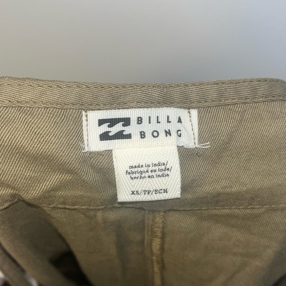 NWT Billab*ng Women’s Romper - Picture 2 of 3